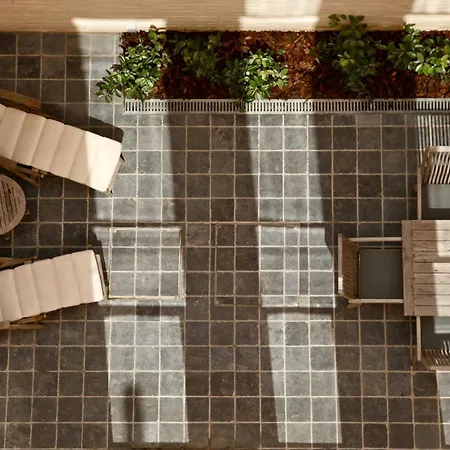 Boardhousing Apartment *